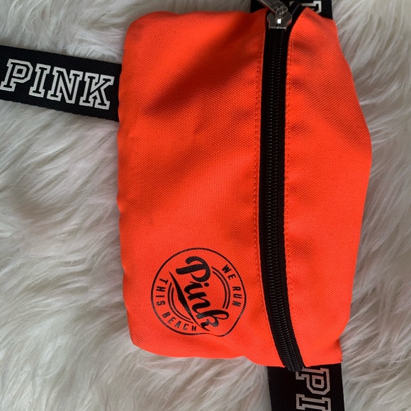 Bright hot pink Fannypack - Picture 2 of 7